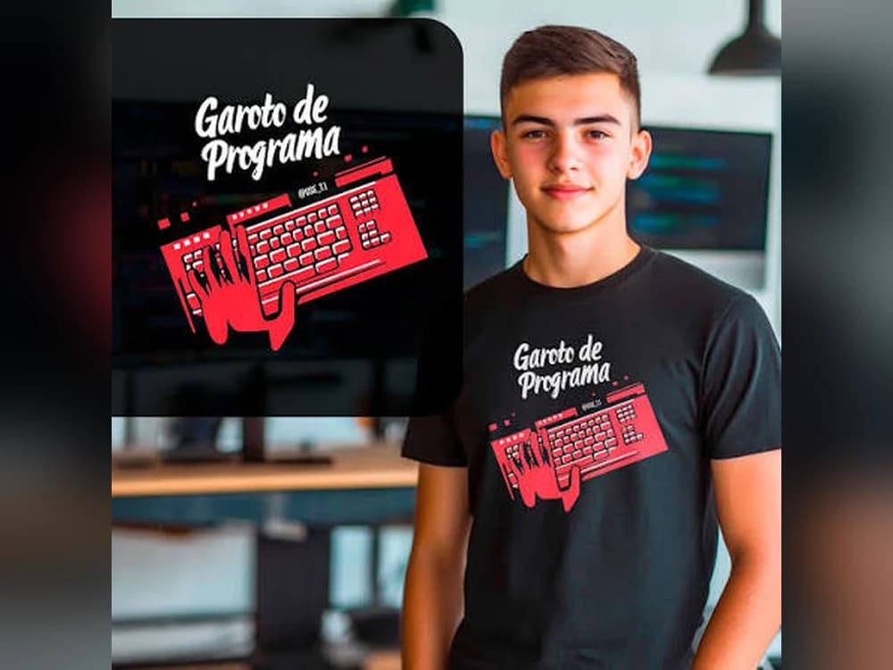Camisa preta com a estampa “Garoto de Programa” e um teclado desenhado, ao lado da arte da estampa.
